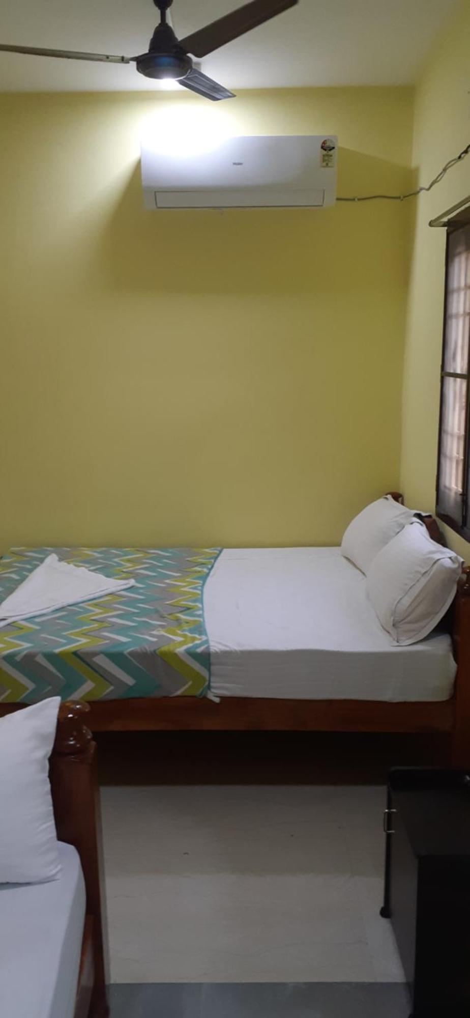 Varadhar Guest House Kanchipuram Exterior photo
