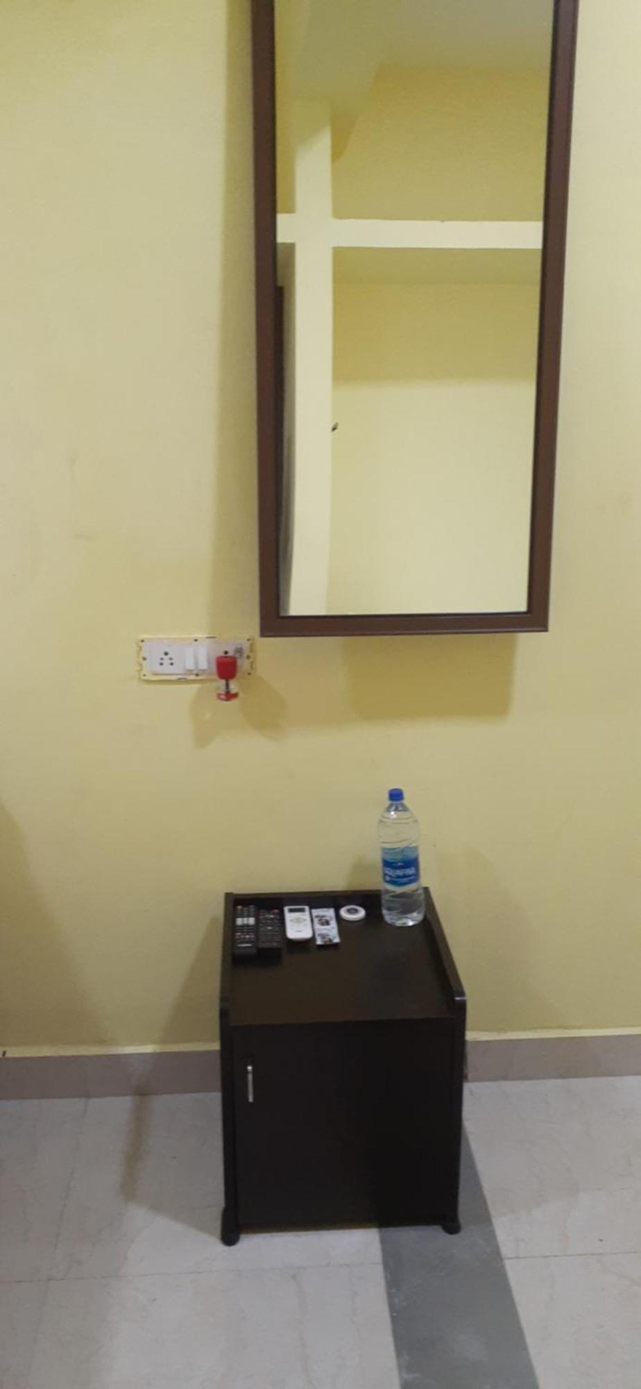 Varadhar Guest House Kanchipuram Exterior photo